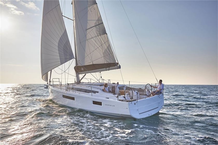 Las Galletas Sailboat 3 cabin 8 berths 8 guests 12.35 m Listing Number: #21603 2