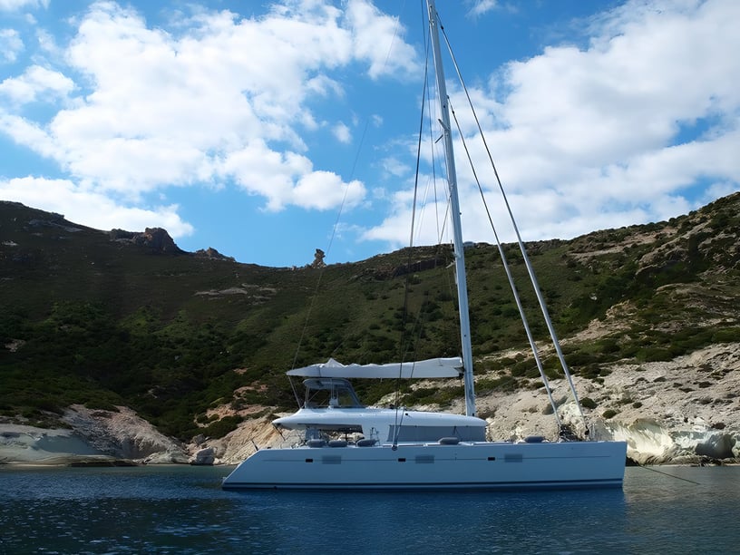 Athènes Catamaran Cabine 4  Couchettes 8  Invités 8  18.9 m Numéro de l'annonce: #21612