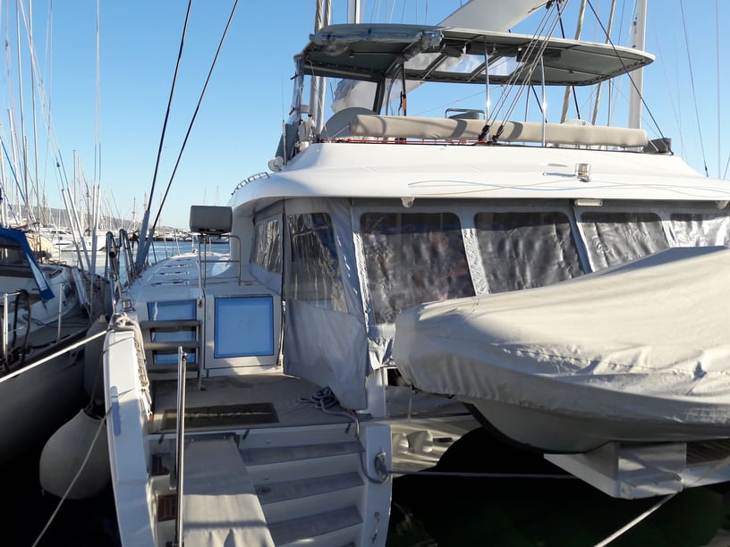 Athènes Catamaran Cabine 4  Couchettes 8  Invités 8  18.9 m Numéro de l'annonce: #21612 4