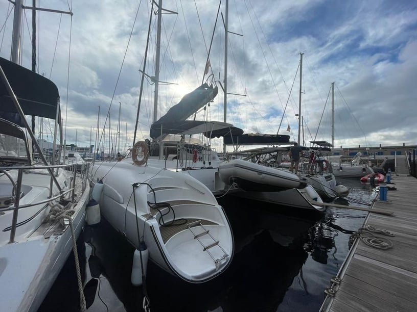 Palmeira Catamaran Cabine 6  12  slaapplaatsen 12  gasten 14.15 m Lijstnummer: #21624 4