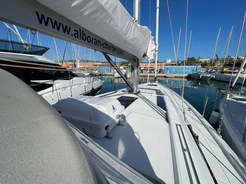 Las Palmas Sailboat 5 cabin 12 berths 12 guests 14.98 m Listing Number: #21708 2