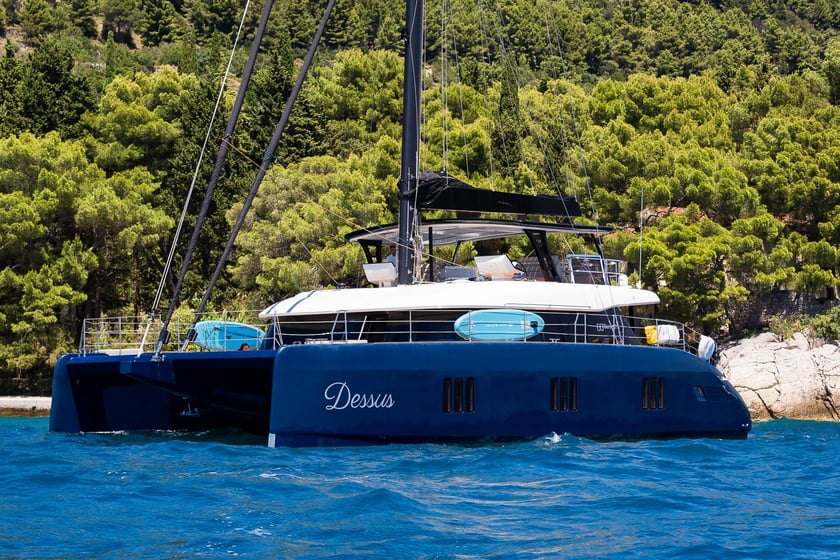 Kaštel Gomilica Catamaran Cabine 4  Couchettes 8  Invités 8  18.3 m Numéro de l'annonce: #21713 4