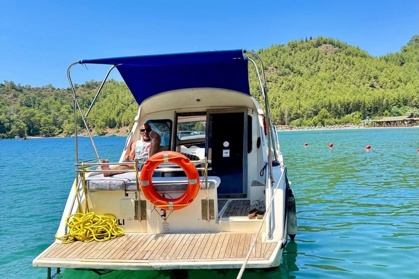 Gocek Bateau à moteur Cabine 2  Couchettes 3  Invités 3  8 m Numéro de l'annonce: #21722 2