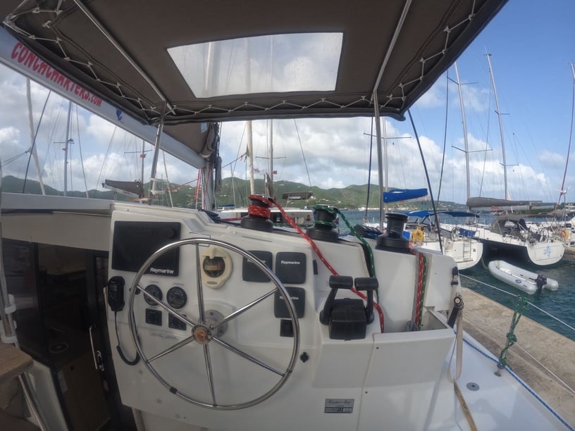 Road Town Catamaran 4 cabin 8 berths 8 guests 11.7 m Listing Number: #21755 5