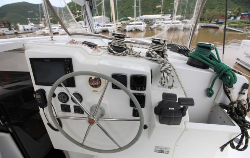 Road Town Catamaran 4 cabin 8 berths 8 guests 11.7 m Listing Number: #21755 3