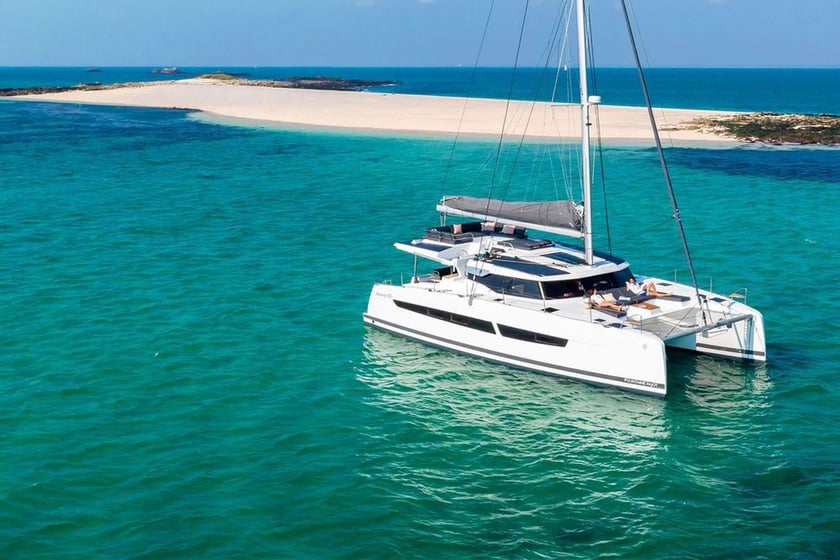 Marmaris Catamaran 5 cabin 9 berths 9 guests 11.93 m Listing Number: #21769