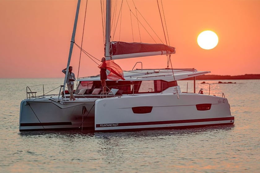 Marmaris Catamaran 5 cabin 9 berths 9 guests 11.93 m Listing Number: #21769 2
