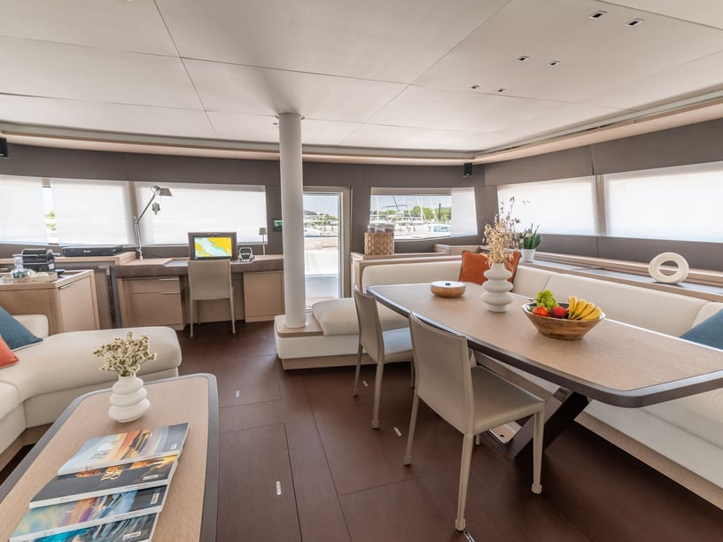 Split Catamaran 4 cabin 8 berths 8 guests 20.55 m Listing Number: #21771 2