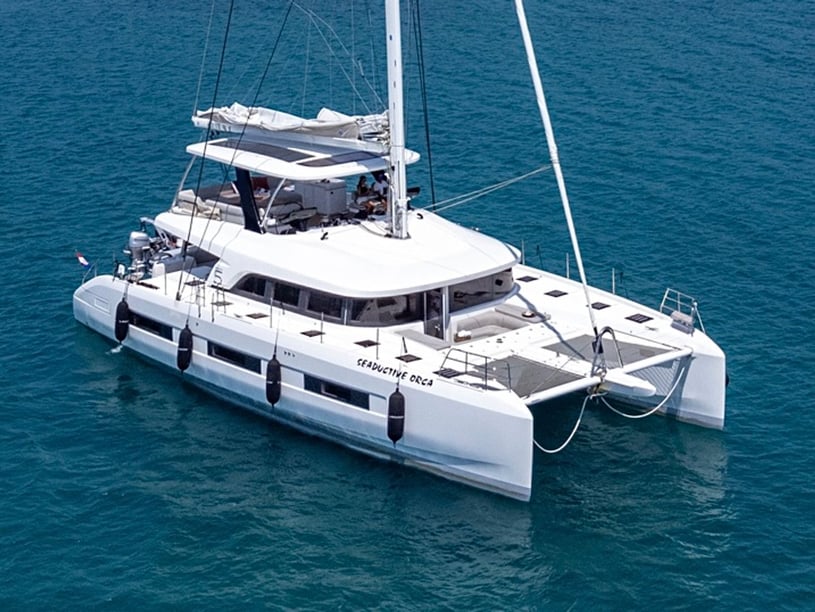 Split Catamaran 4 cabin 8 berths 8 guests 20.55 m Listing Number: #21771