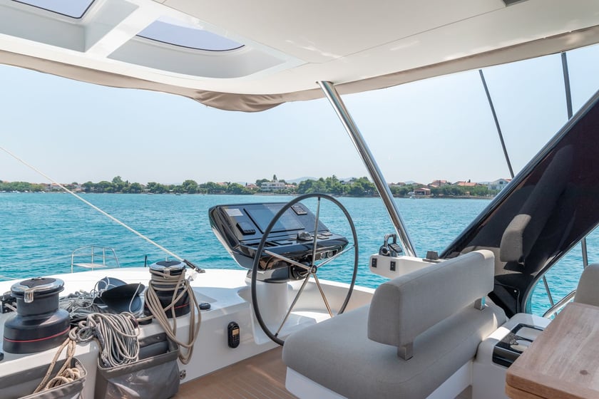 Split Catamaran 4 cabin 8 berths 8 guests 20.55 m Listing Number: #21771 4