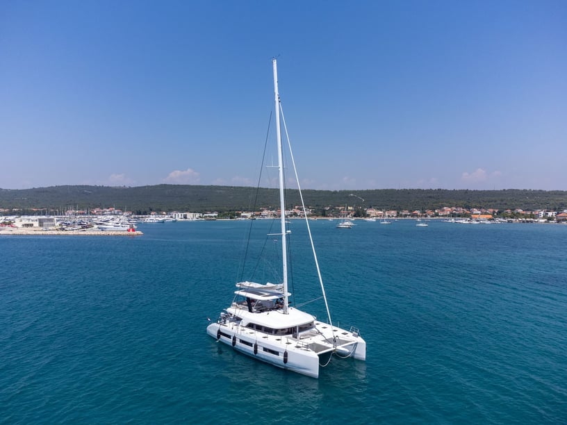 Gesplitst Catamaran 4 cabin 8 berths 8 guests 20.55 m Listing Number: #21771