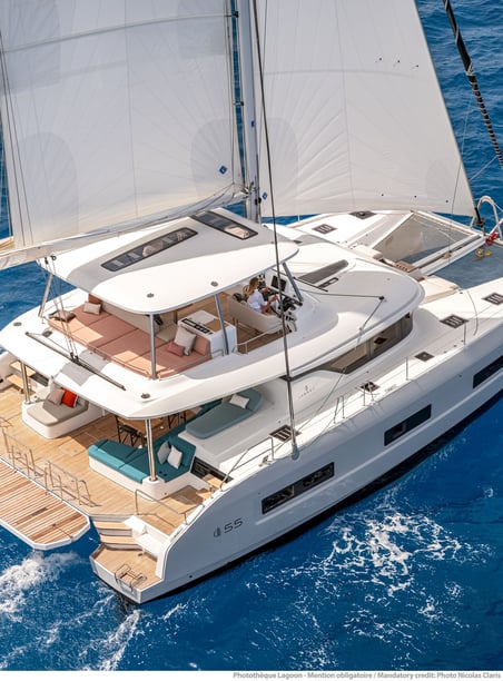 Athens Catamaran 4 cabin 8 berths 8 guests 16.9 m Listing Number: #21783 3