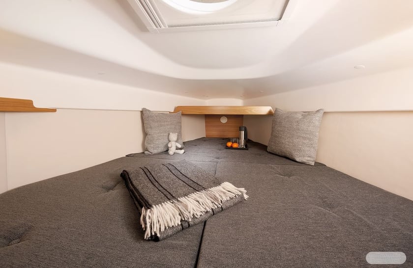 Sistiana Yacht 2 cabin 4 berths 4 guests 8.9 m Listing Number: #21785 3