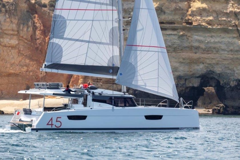 Palma di Maiorca Catamarano cabina 4  cuccette 8  10  ospiti 13.45 m Numero dell'inserzione: #21792 3