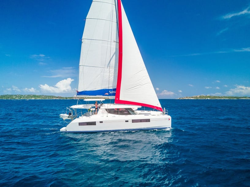 Raiatea Catamaran Cabine 4  Couchettes 10  Invités 10  13.72 m Numéro de l'annonce: #2181