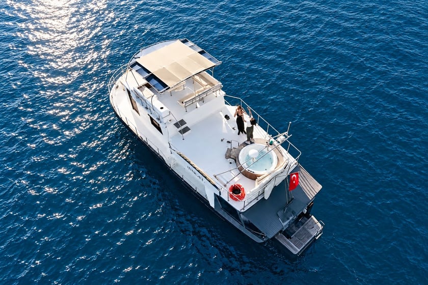Marmaris Yacht à moteur Cabine 3  Couchettes 8  Invités 8  16.5 m Numéro de l'annonce: #21826