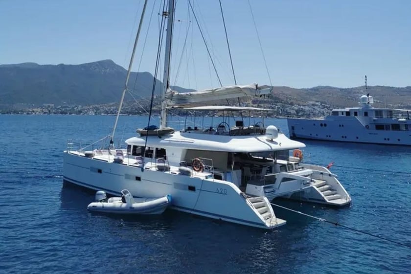 Bodrum Catamarano cabina 4  cuccette 8  8  ospiti 20 m Numero dell'inserzione: #21839