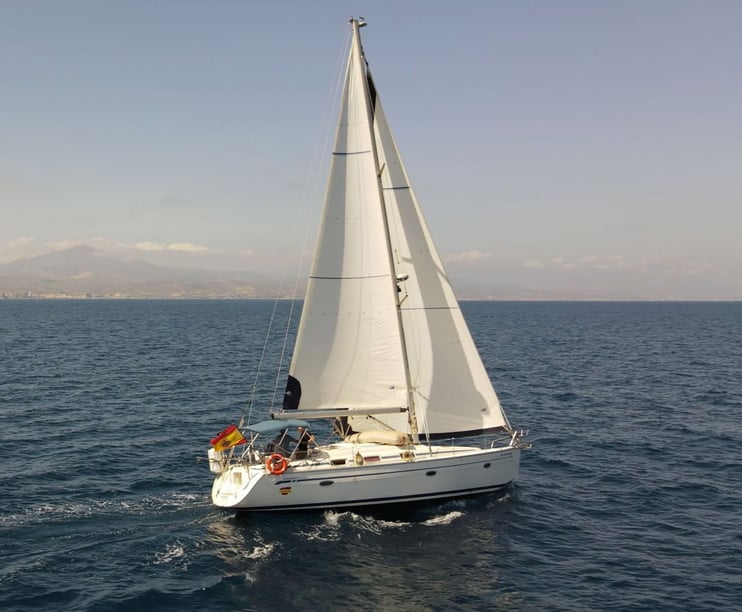 Alicante Sailboat 3 cabin 6 berths 6 guests 11.93 m Listing Number: #21872 5