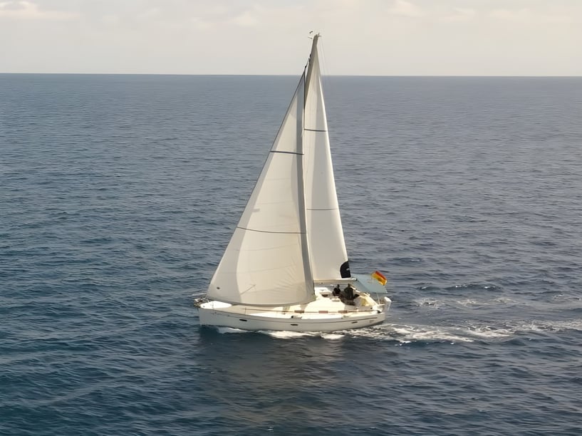 Alicante Sailboat 3 cabin 6 berths 6 guests 12 m Listing Number: #21872 5