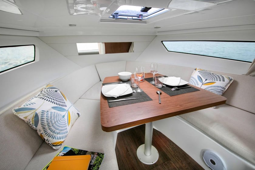 Pula Motorboat 2 cabin 4 berths 10 guests 8 m Listing Number: #21878 3