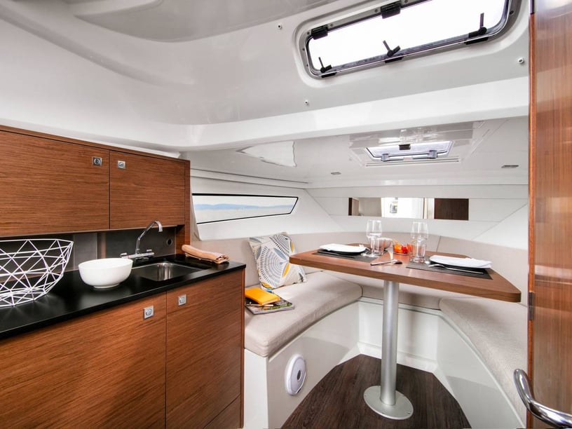 Pula Motorboat 2 cabin 4 berths 10 guests 8 m Listing Number: #21878 2