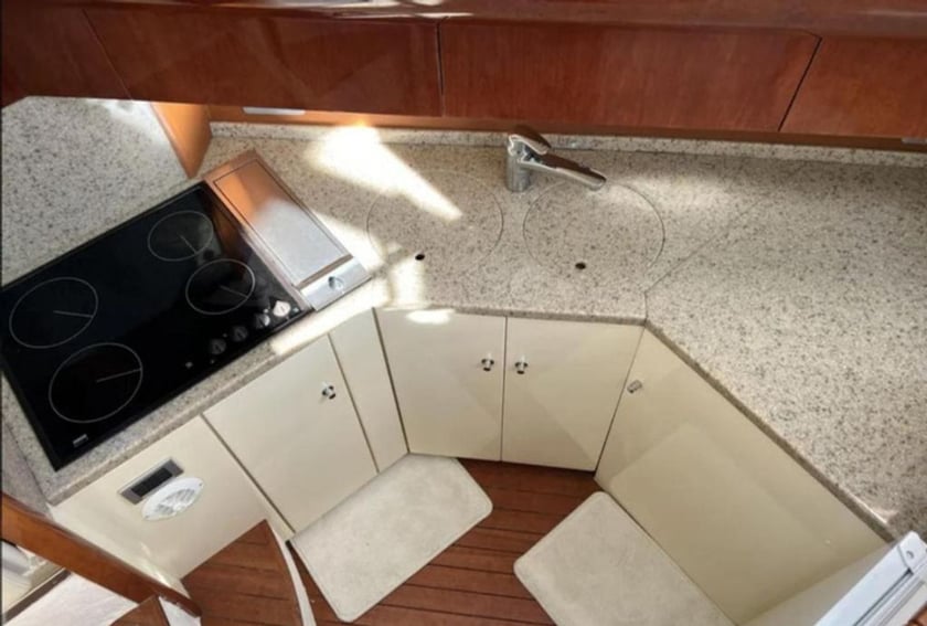 Mykonos Yacht a motore cabina 2  cuccette 4  4  ospiti 16.34 m Numero dell'inserzione: #21888 5