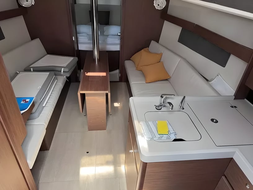 Sukošan Sailboat 2 cabin 6 berths 6 guests 10.77 m Listing Number: #21892 5
