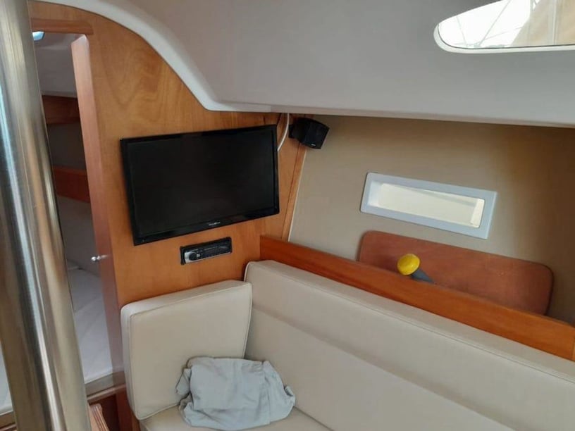 Sitges - Barcelona Sailboat 2 cabin 4 berths 4 guests 9.27 m Listing Number: #21940 2