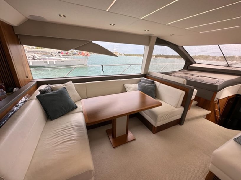Palma de Majorque Yacht à moteur Cabine 5  Couchettes 10  Invités 10  20.81 m Numéro de l'annonce: #21957 2