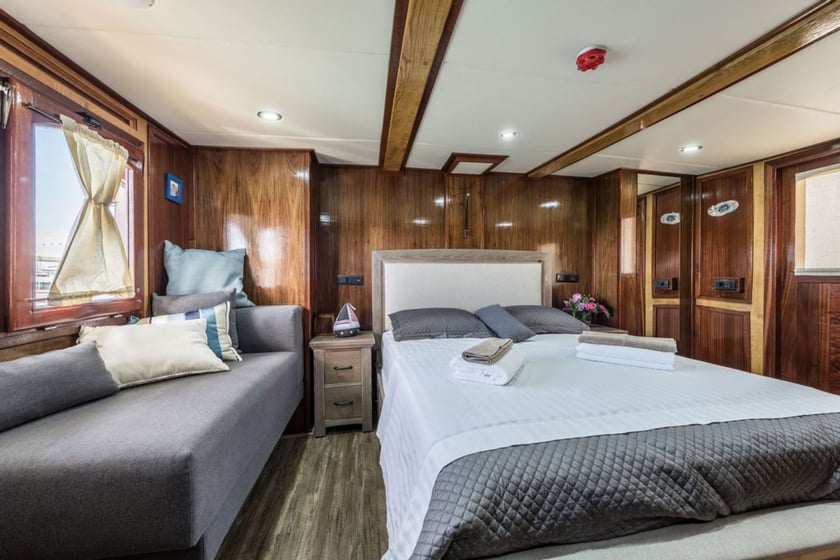 Spalato Caicco cabina 5  cuccette 10  10  ospiti 26 m Numero dell'inserzione: #21962 3