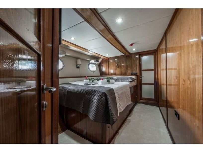 Spalato Caicco cabina 5  cuccette 10  10  ospiti 26 m Numero dell'inserzione: #21962 2