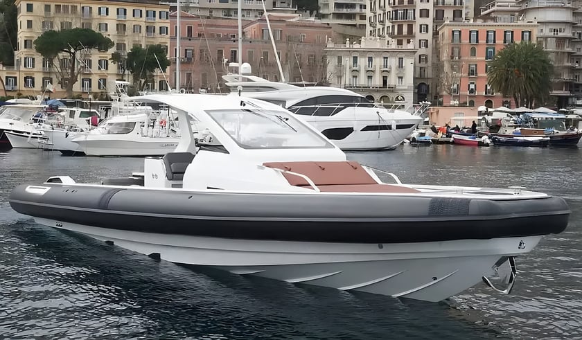 Porto Cervo Motorboot 1 Kabine 2 Liegeplätze 14 Gäste 13.1 m Nummer des Inserats: #21967