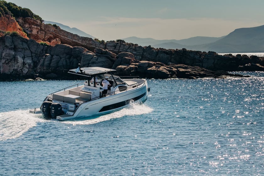 Athènes Bateau à moteur Cabine 2  Couchettes 4  Invités 10  11.2 m Numéro de l'annonce: #21976 4