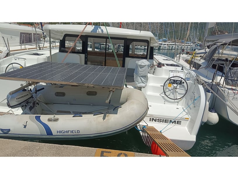 Dubrovnik Catamaran 5 cabin 10 berths 10 guests 11.33 m Listing Number: #21982