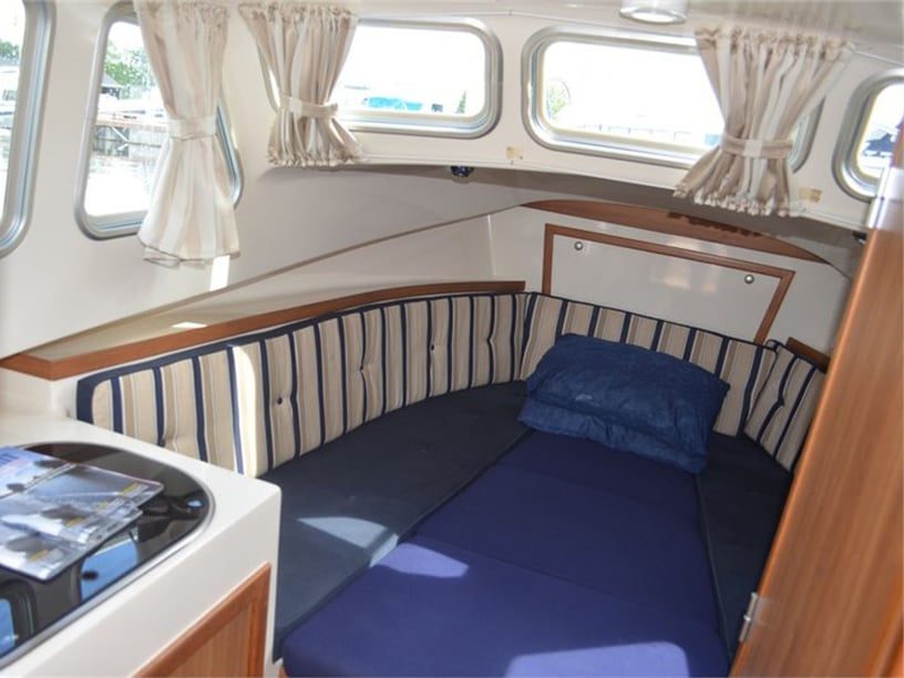 Drachten Motorboot Cabine 1  2  slaapplaatsen 2  gasten 7.5 m Lijstnummer: #22032 2