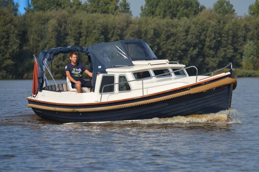 Drachten Motorboot Cabine 1  2  slaapplaatsen 2  gasten 7.5 m Lijstnummer: #22032 5