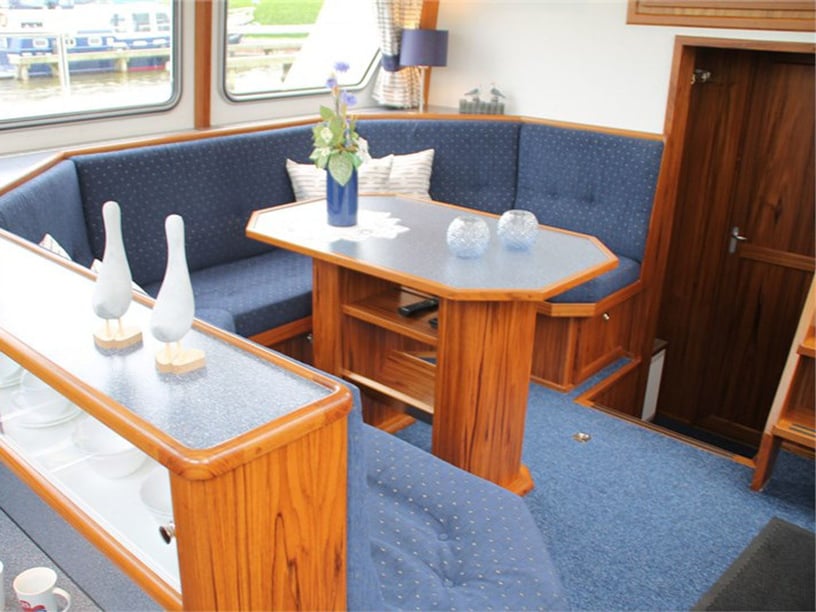 Woudsend Bateau à moteur Cabine 2  Couchettes 4  Invités 4  13 m Numéro de l'annonce: #22036 2