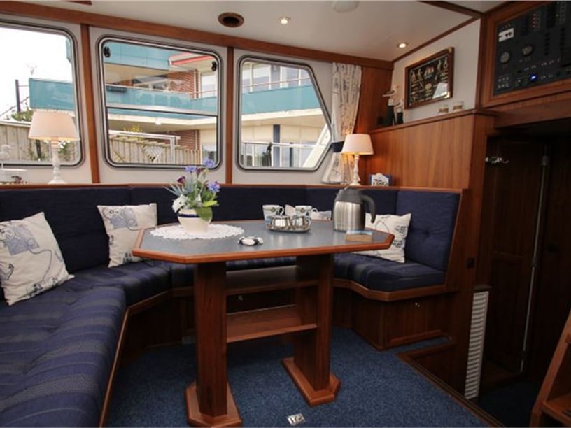 Woudsend Bateau à moteur Cabine 2  Couchettes 4  Invités 4  11.3 m Numéro de l'annonce: #22039 2