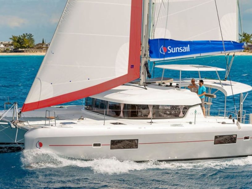 Marigot, Sint Maarten Catamaran Cabine 4  8  slaapplaatsen 8  gasten 12.94 m Lijstnummer: #2205