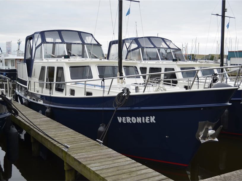 Woudsend Motorboot Cabine 2  4  slaapplaatsen 4  gasten 13 m Lijstnummer: #22050