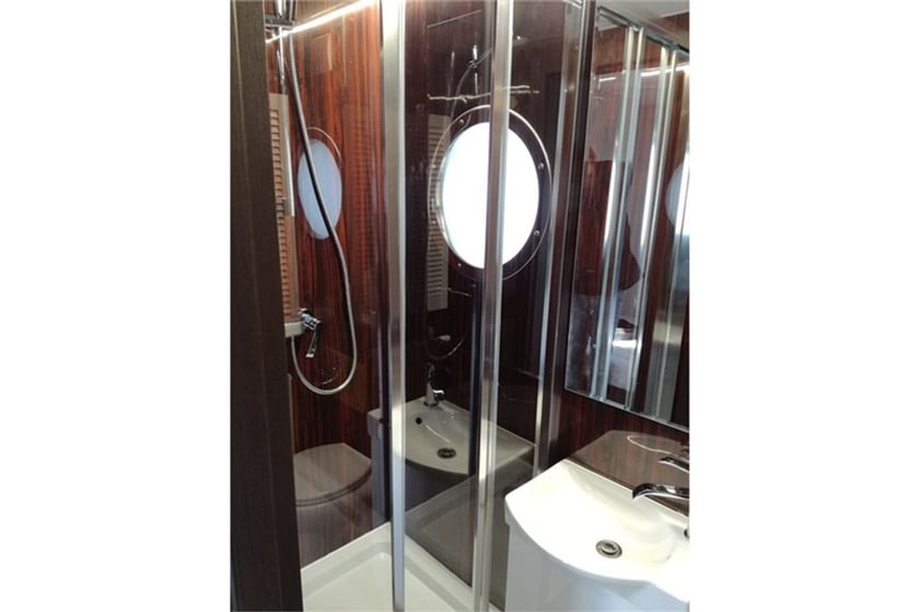 Drachten search.type_0 Cabine 1  Couchettes 2  Invités 2  9.03 m Numéro de l'annonce: #22055 3