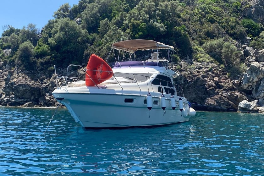 Marmaris Motorjacht Cabine 2  4  slaapplaatsen 10  gasten 14 m Lijstnummer: #22087