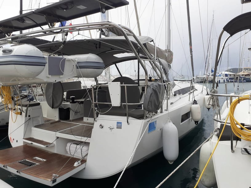 Martinique Segelboot 3 Kabine 6 Liegeplätze 6 Gäste 13.39 m Nummer des Inserats: #22110 5