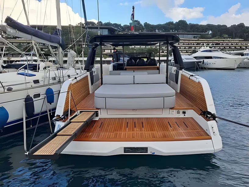 Split Motoryacht 2 Kabine 4 Liegeplätze 11 Gäste 14.25 m Nummer des Inserats: #22132