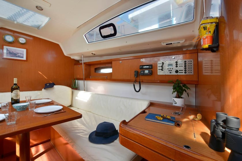 Korfu Segelboot 4 Kabine 10 Liegeplätze 10 Gäste 13.13 m Nummer des Inserats: #22148 5
