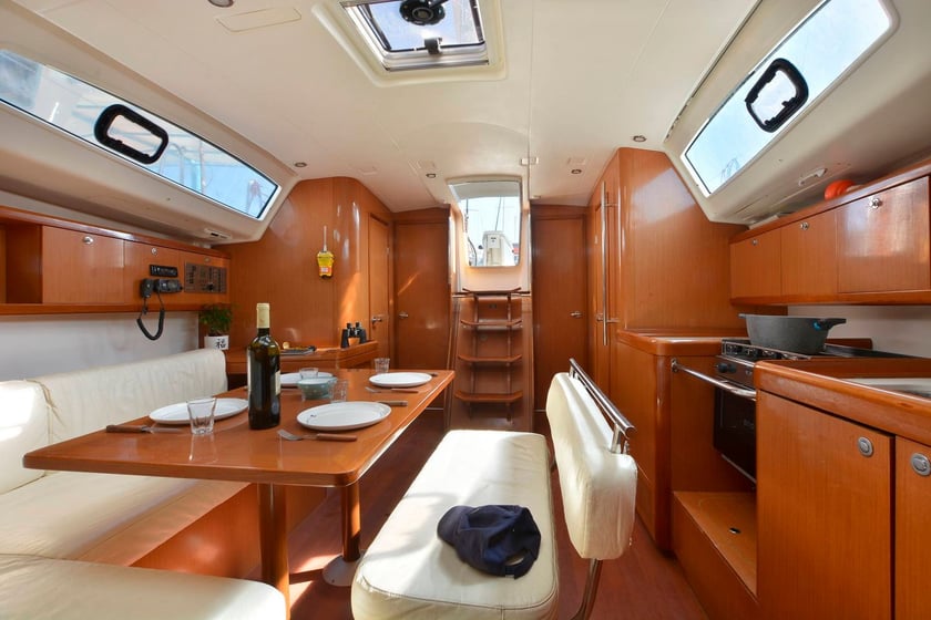 Korfu Segelboot 4 Kabine 10 Liegeplätze 10 Gäste 13.13 m Nummer des Inserats: #22148 4