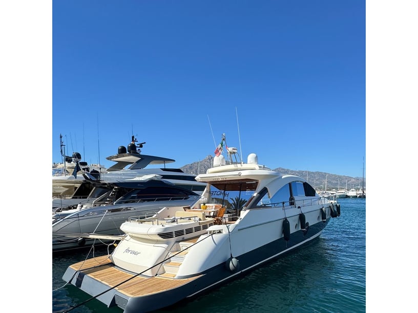 Marbella Motoryacht 4 Kabine 8 Liegeplätze 10 Gäste 22.45 m Nummer des Inserats: #22160