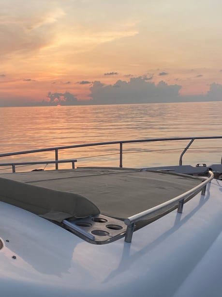 Marbella Yate a motor Cabina 4  8  literas 10  invitados 22.45 m Número de anuncio: #22160 4