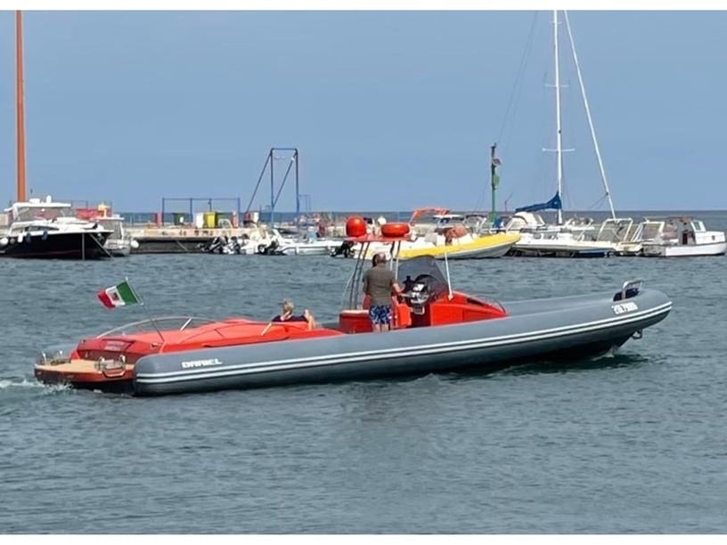 Capo d'Orlando Motorboot 1 Kabine 1 Liegeplätze 16 Gäste 13 m Nummer des Inserats: #22177