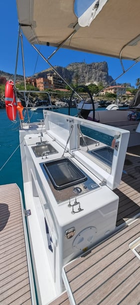 Palermo Zeilboot Cabine 4  10  slaapplaatsen 10  gasten 13.24 m Lijstnummer: #22192 3